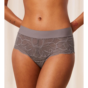 Triumph Body Makeup Illusion Lace Short